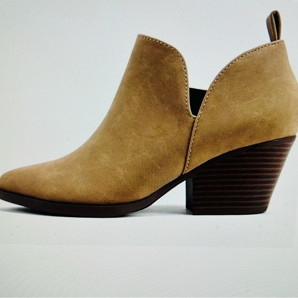 LIKE NEW SODA SUEDE BOOTIES ! FESTIVAL TIME! ORCSAVE FOR FALL.
